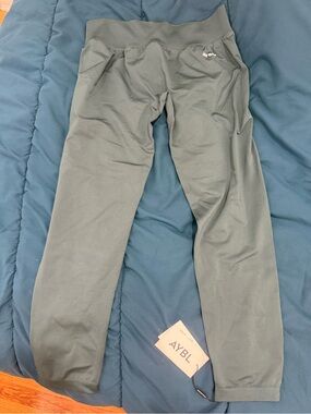 AYBL leggings